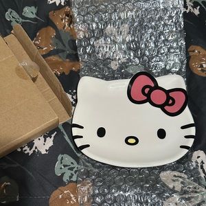 Hello kitty trinket!